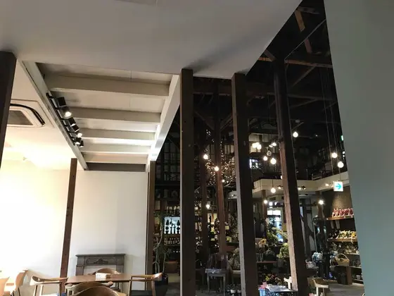 結婚式二次会も可能な広い店内