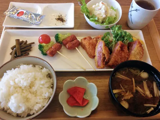 明宝ハムのハムカツ定食