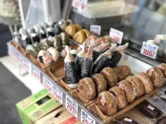 働く男の胃袋を支えてる感。