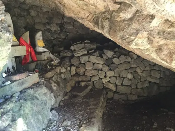 胎内くぐり内部