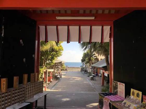 海から直接の参道