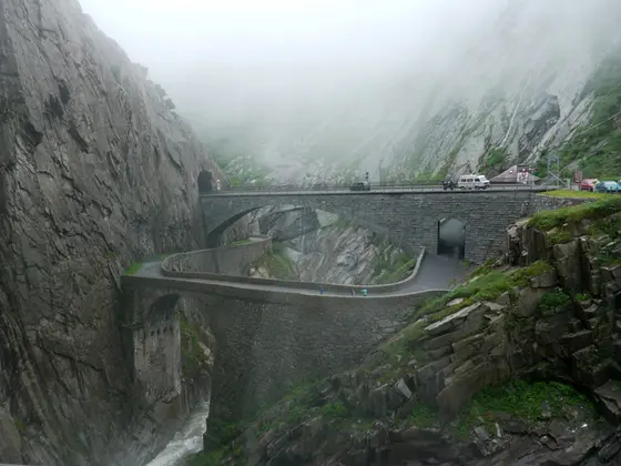 ゲシュネン近くの橋