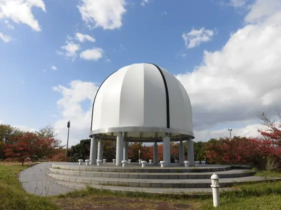 芝生広場など