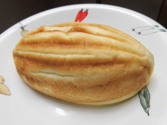 紡錘形のメロンパン