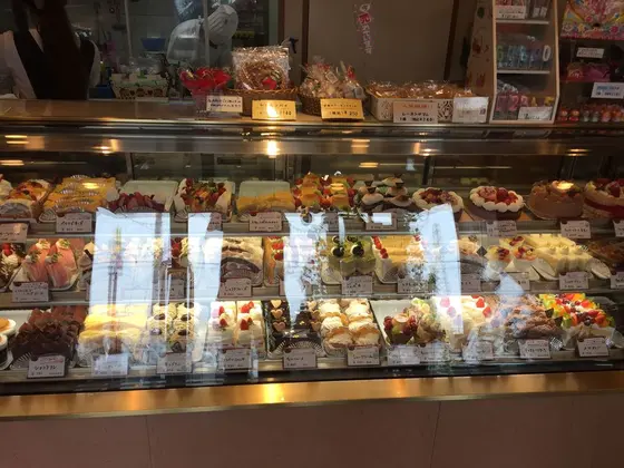 店内・ショーケース