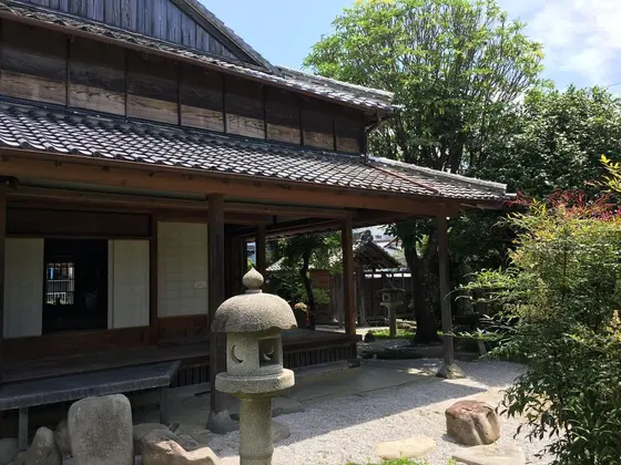 屋敷