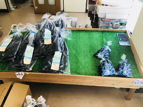 ひじきやワカメも売ってます