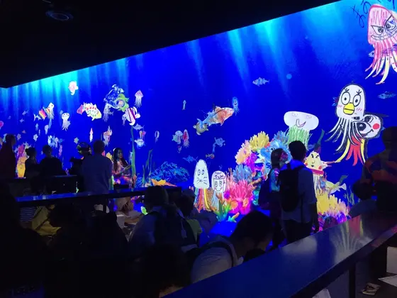 自分で描いた絵が泳ぐ!