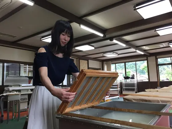 特別に糊なしの和紙作りに挑戦