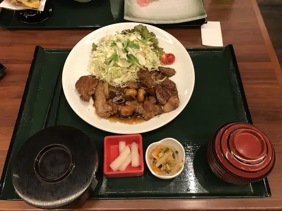 トンテキまいう〜🎶