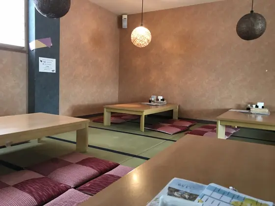 個室チック座敷。