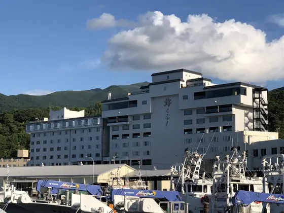 ウトロ港ど真ん中