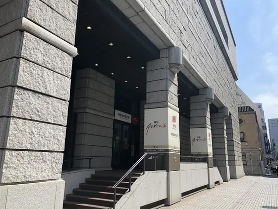 見学者入口