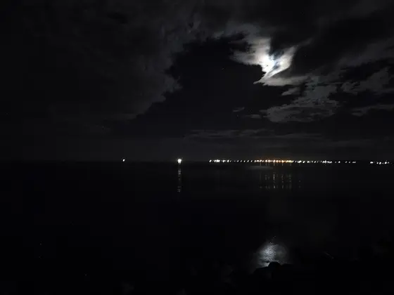夜の海