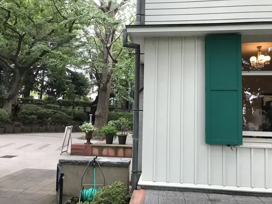 エリスマン邸よりベーリックホールを望む