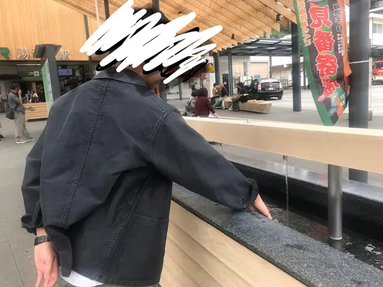 蛇口から温かい温泉が！