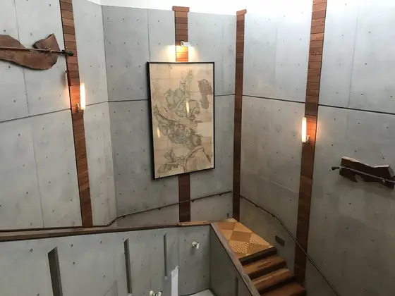踊り場は美術館のよう