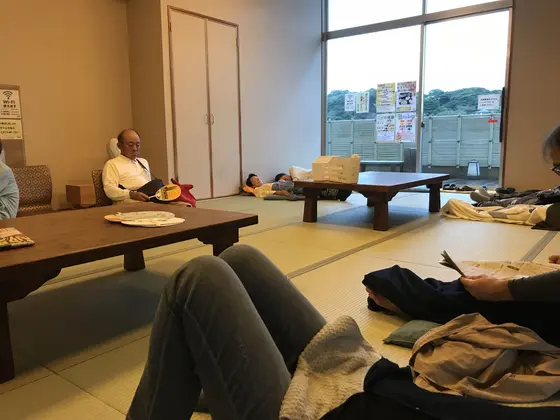 休憩所内部