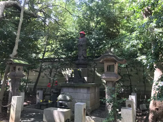お地蔵さんがあります。