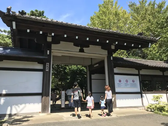 金鶏門を潜れば^ - ^