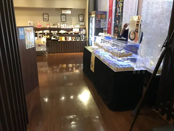 和風スイーツ売ってます。