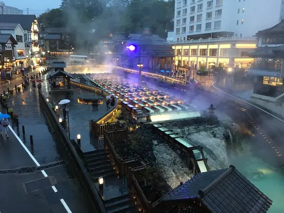 夜はライトアップ