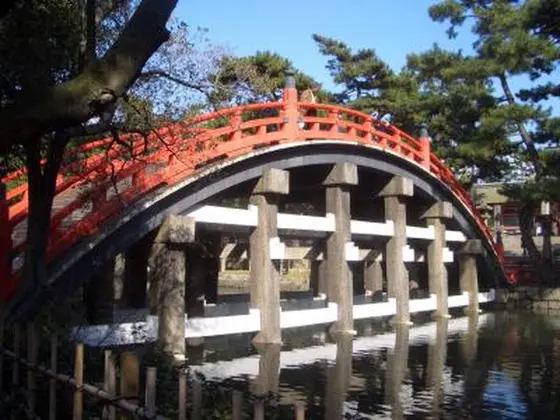 反橋（太鼓橋）