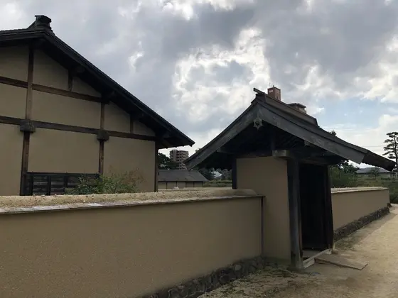 武家跡（100名城受付）