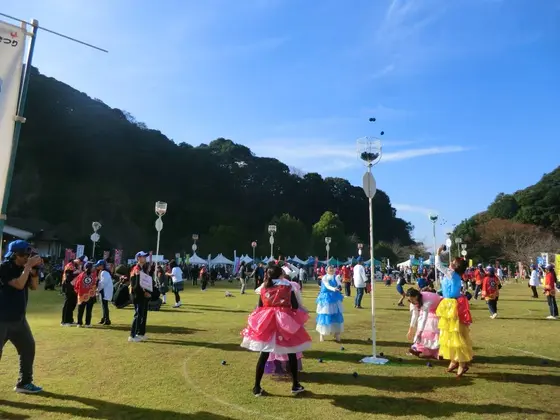 磨崖仏まつりの様子