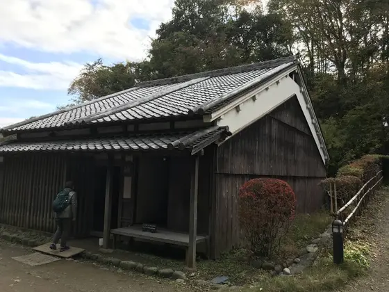 こちらは切妻屋根ですね。