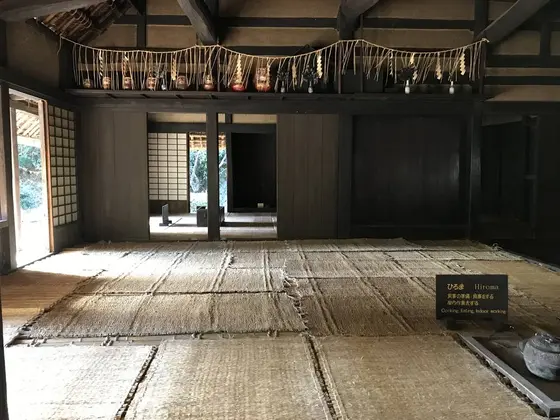 一面のゴザ？