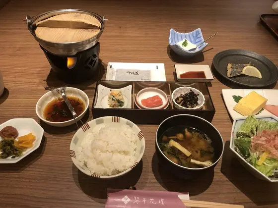 朝食