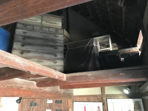 屋根裏も眺められます。