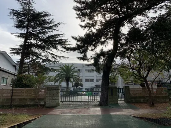 登校門