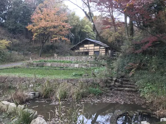 谷戸の奥にある休憩所