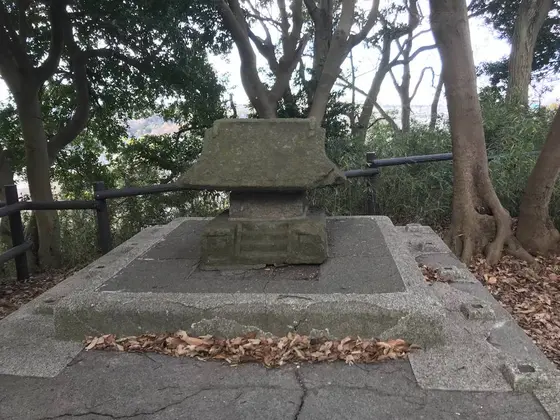石造りのお社