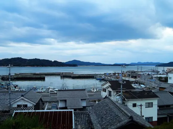 眼下に広がるのは吹上港