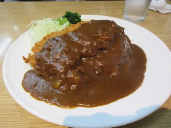 カツカレーも人気