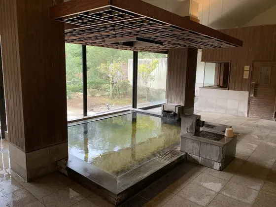 〈新月〉内風呂