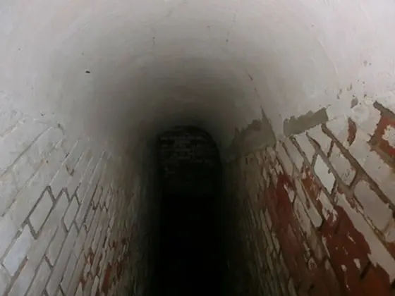 地下を散策
