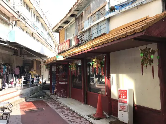 2本のアーケードのちょうど真ん中