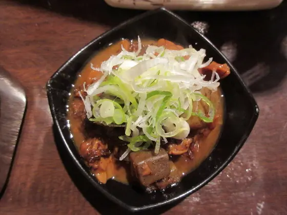 大阪でどて焼き、紅ショウガ、そして、二度漬け禁止のルール