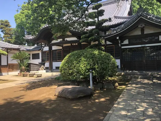 境内。