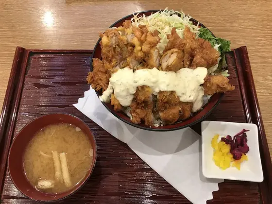 メガ鳥唐揚げ南蛮丼