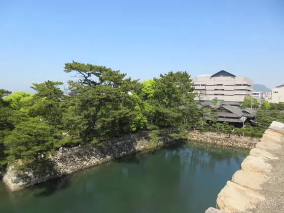 公園内には