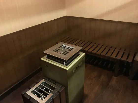 喫煙室内部
