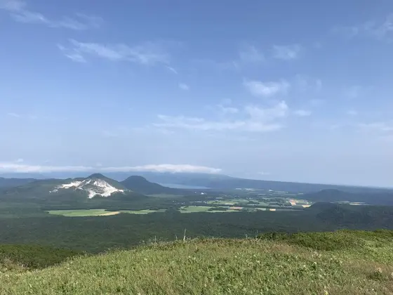 硫黄山と屈斜路湖