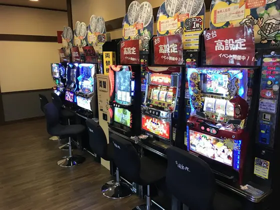 パチスロ機多めw