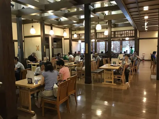 天井高くて、明るいです^_^
