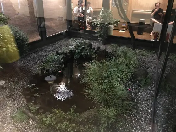 宵闇の中庭w